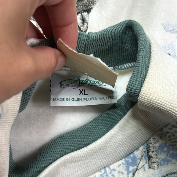 Vintage Artisans AOP Snow Winter Forest Wolf Crew Sweatshirt XL NWT - Picture 8 of 11